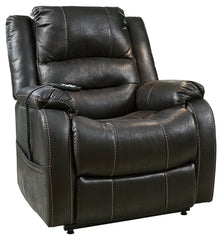 Yandel Signature Design by Ashley Recliner