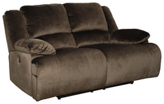 Clonmel Signature Design by Ashley Loveseat