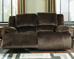 Clonmel Signature Design by Ashley Loveseat