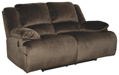 Clonmel Signature Design by Ashley Loveseat