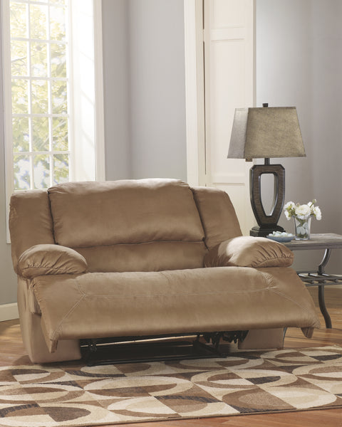 Hogan Signature Design by Ashley Recliner