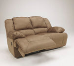 Hogan Signature Design by Ashley Loveseat