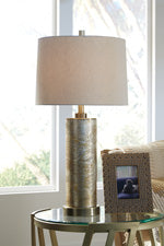 Farrar Signature Design by Ashley Table Lamp